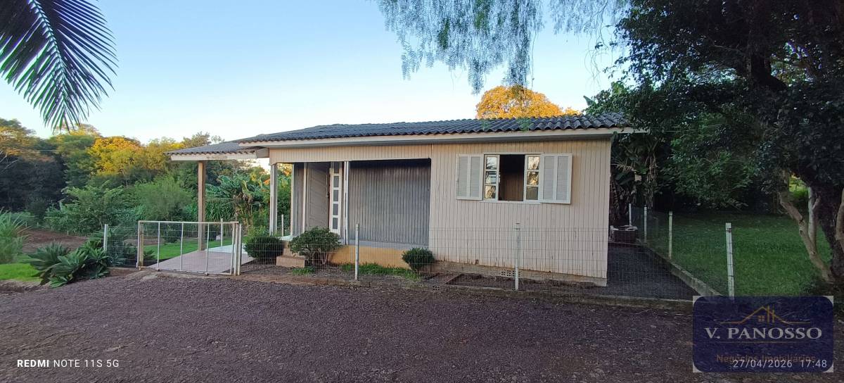 Chacara de 2000 m2 com casa e acude